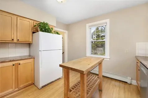 31 Longwood Avenue Warwick RI 02888