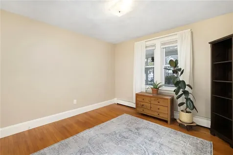 31 Longwood Avenue Warwick RI 02888