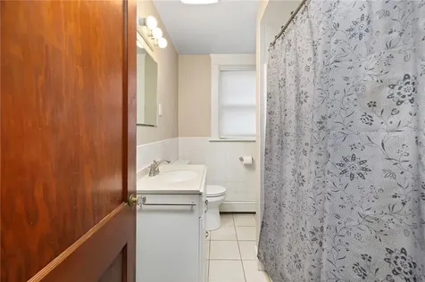 31 Longwood Avenue Warwick RI 02888