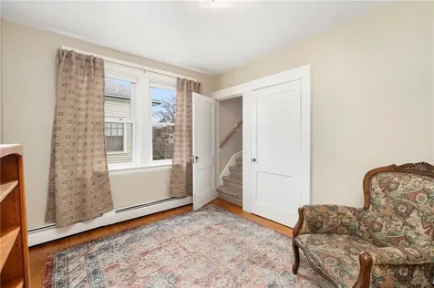 31 Longwood Avenue Warwick RI 02888