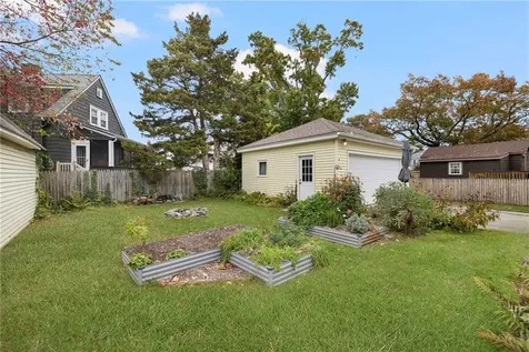 31 Longwood Avenue Warwick RI 02888