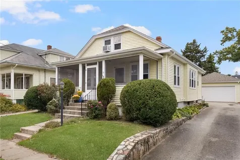 31 Longwood Avenue Warwick RI 02888