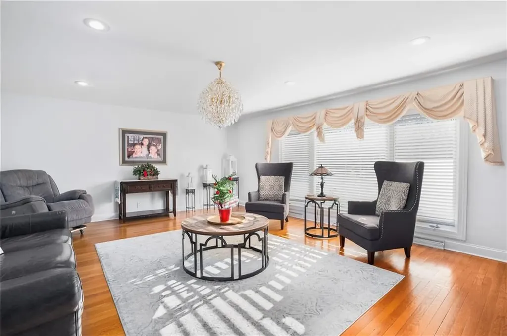 285 School Street Lincoln RI 02865