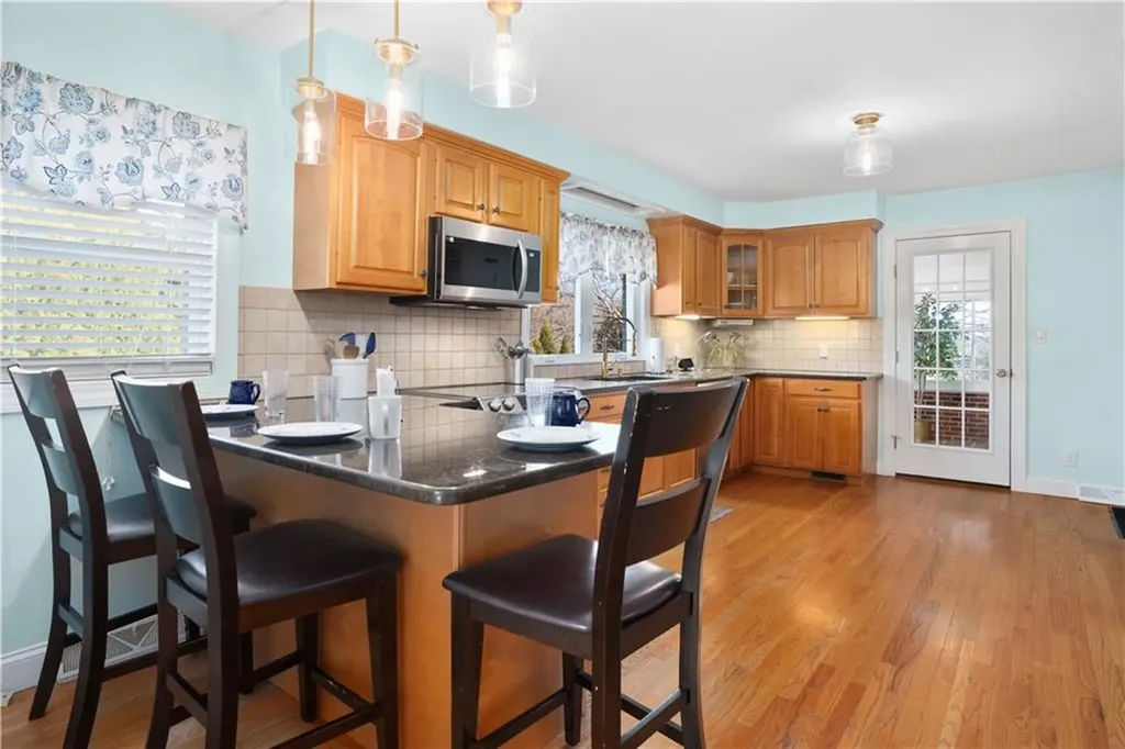285 School Street Lincoln RI 02865