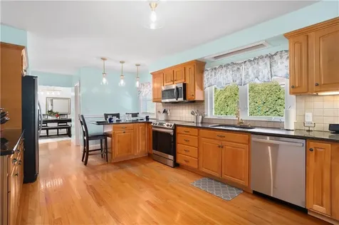 285 School Street Lincoln RI 02865