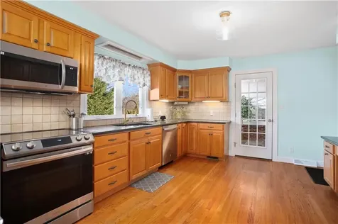 285 School Street Lincoln RI 02865