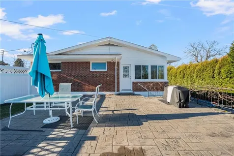 285 School Street Lincoln RI 02865