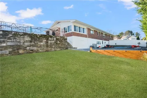 285 School Street Lincoln RI 02865