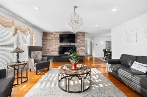 285 School Street Lincoln RI 02865