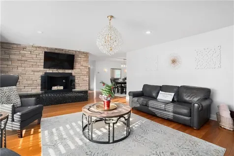 285 School Street Lincoln RI 02865