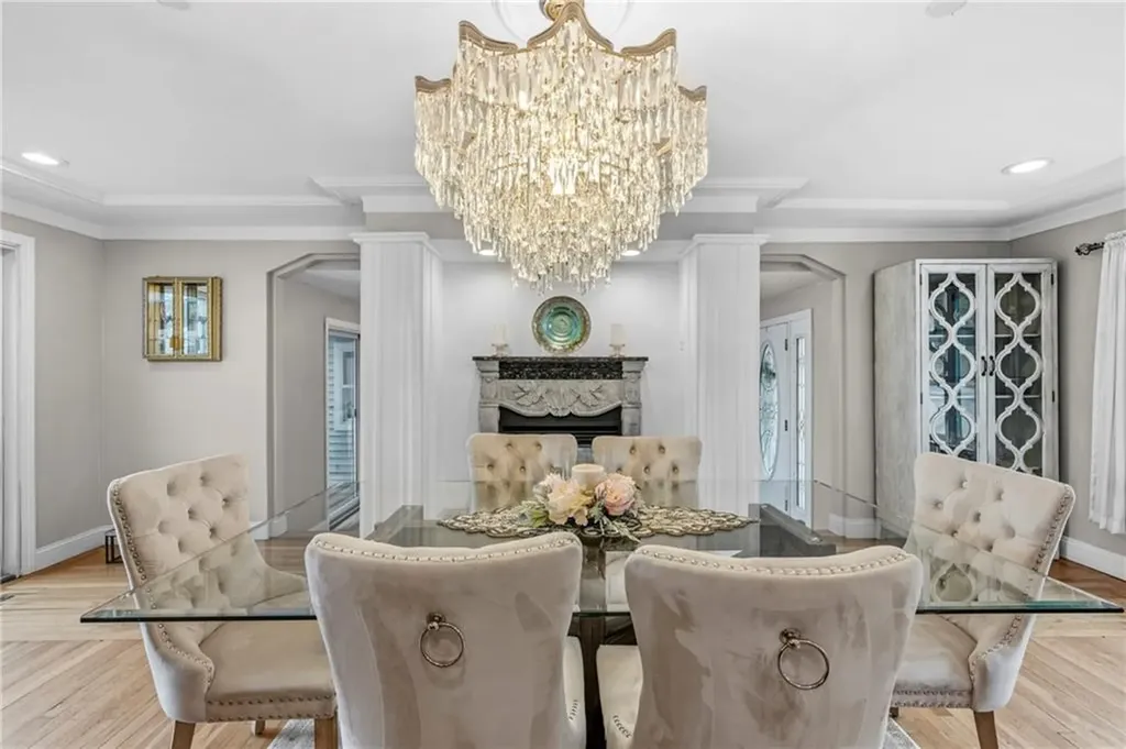 21 Crestwood Road Warwick RI 02886