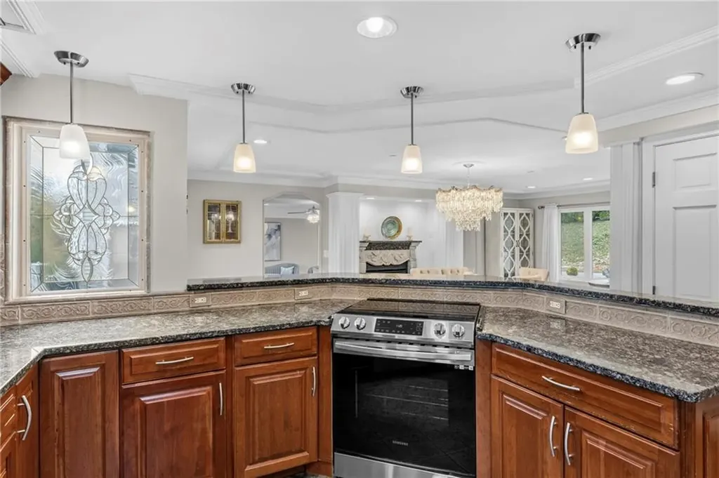 21 Crestwood Road Warwick RI 02886