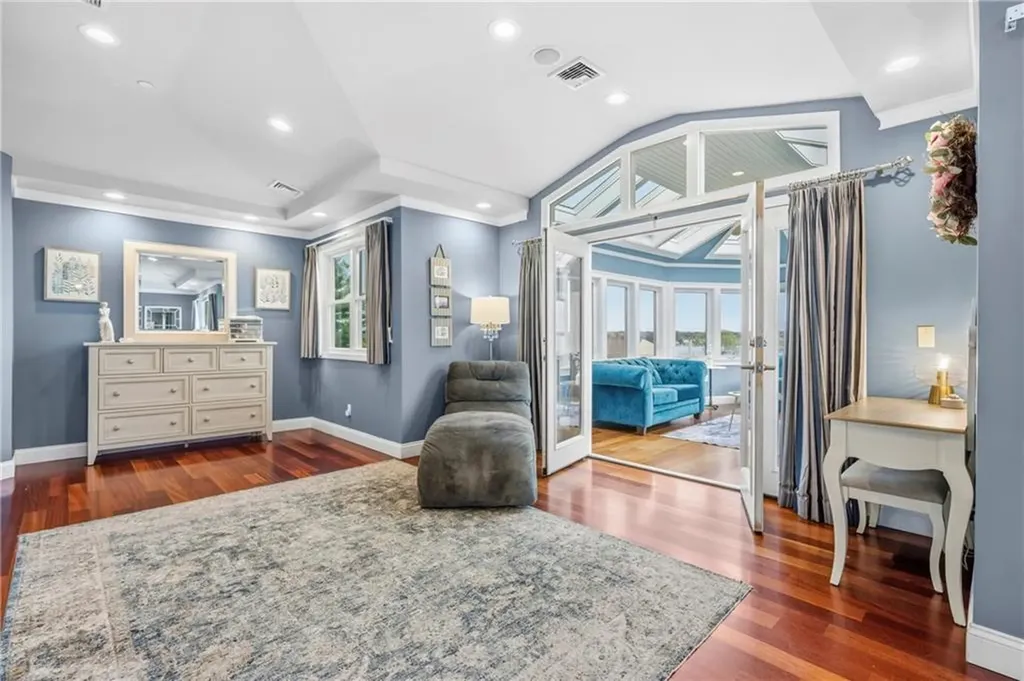 21 Crestwood Road Warwick RI 02886