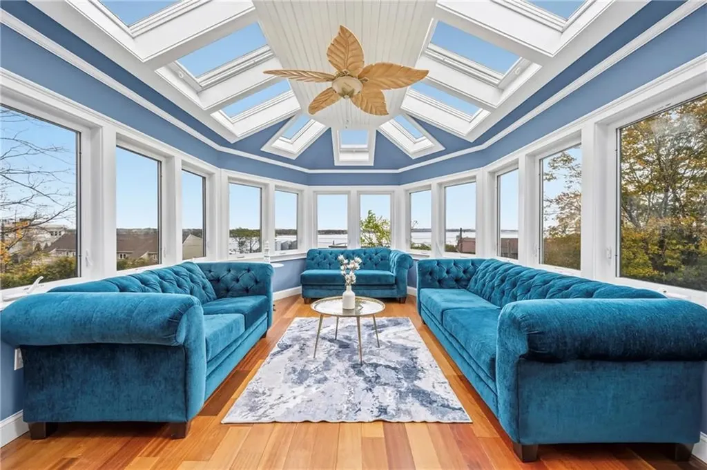 21 Crestwood Road Warwick RI 02886