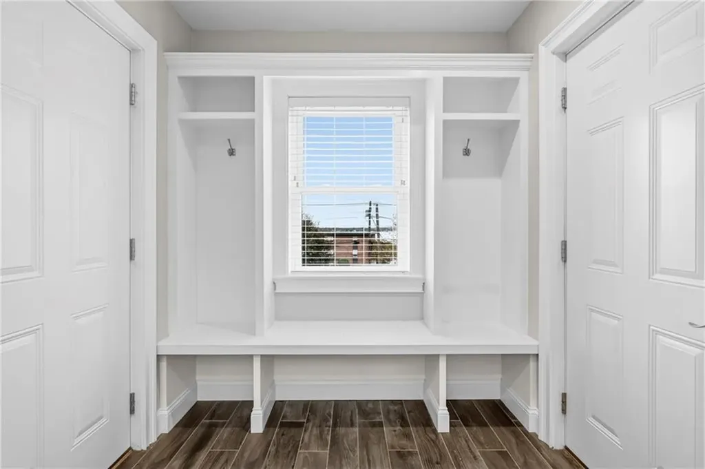 21 Crestwood Road Warwick RI 02886