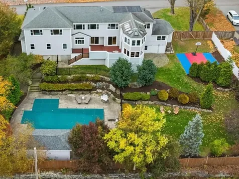 21 Crestwood Road Warwick RI 02886