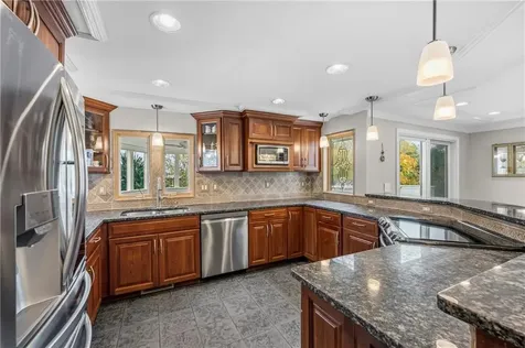 21 Crestwood Road Warwick RI 02886