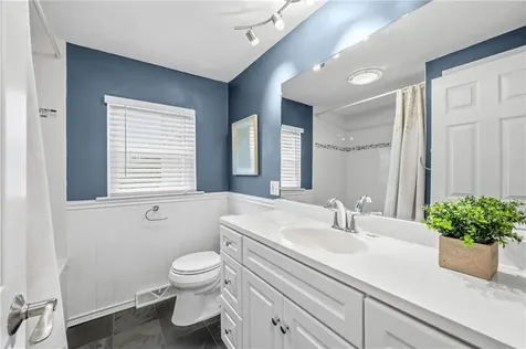 21 Crestwood Road Warwick RI 02886