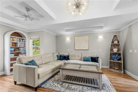 21 Crestwood Road Warwick RI 02886