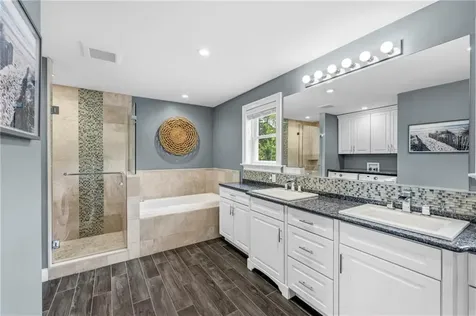 21 Crestwood Road Warwick RI 02886