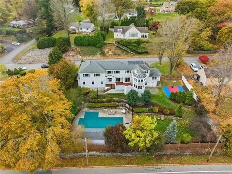 21 Crestwood Road Warwick RI 02886