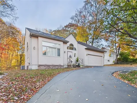 7 Briarwood Road Lincoln RI 02865