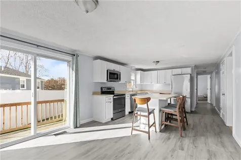 162 Center Avenue Middletown RI 02842