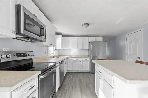 162 Center Avenue Middletown RI 02842