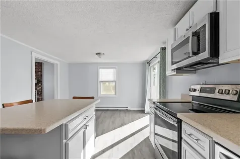 162 Center Avenue Middletown RI 02842