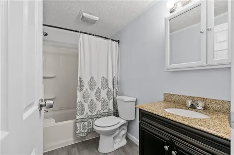 162 Center Avenue Middletown RI 02842