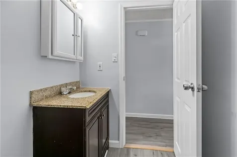 162 Center Avenue Middletown RI 02842