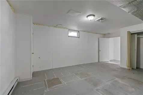 162 Center Avenue Middletown RI 02842