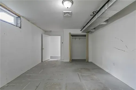 162 Center Avenue Middletown RI 02842