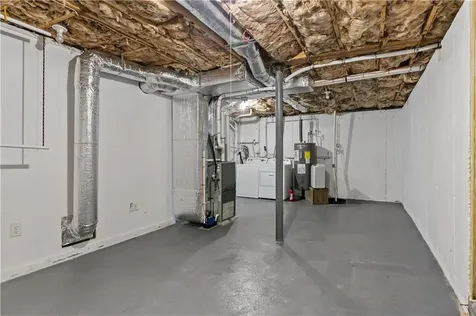 162 Center Avenue Middletown RI 02842