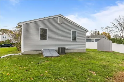 162 Center Avenue Middletown RI 02842