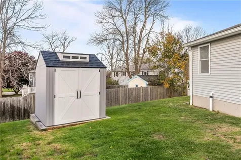 162 Center Avenue Middletown RI 02842