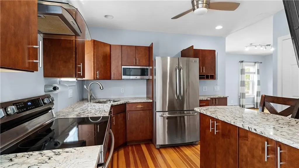 6 8 Fuller Avenue East Providence RI 02915