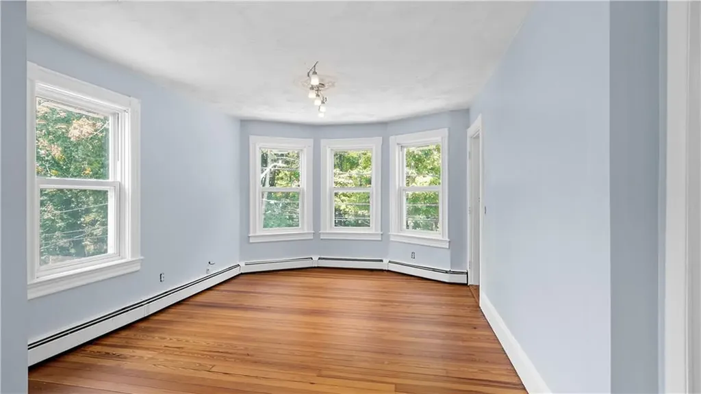 6 8 Fuller Avenue East Providence RI 02915
