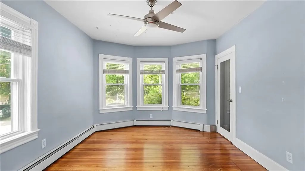 6 8 Fuller Avenue East Providence RI 02915