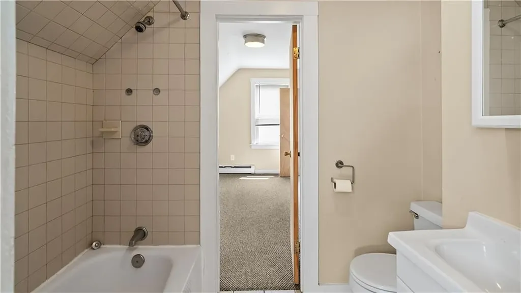 6 8 Fuller Avenue East Providence RI 02915