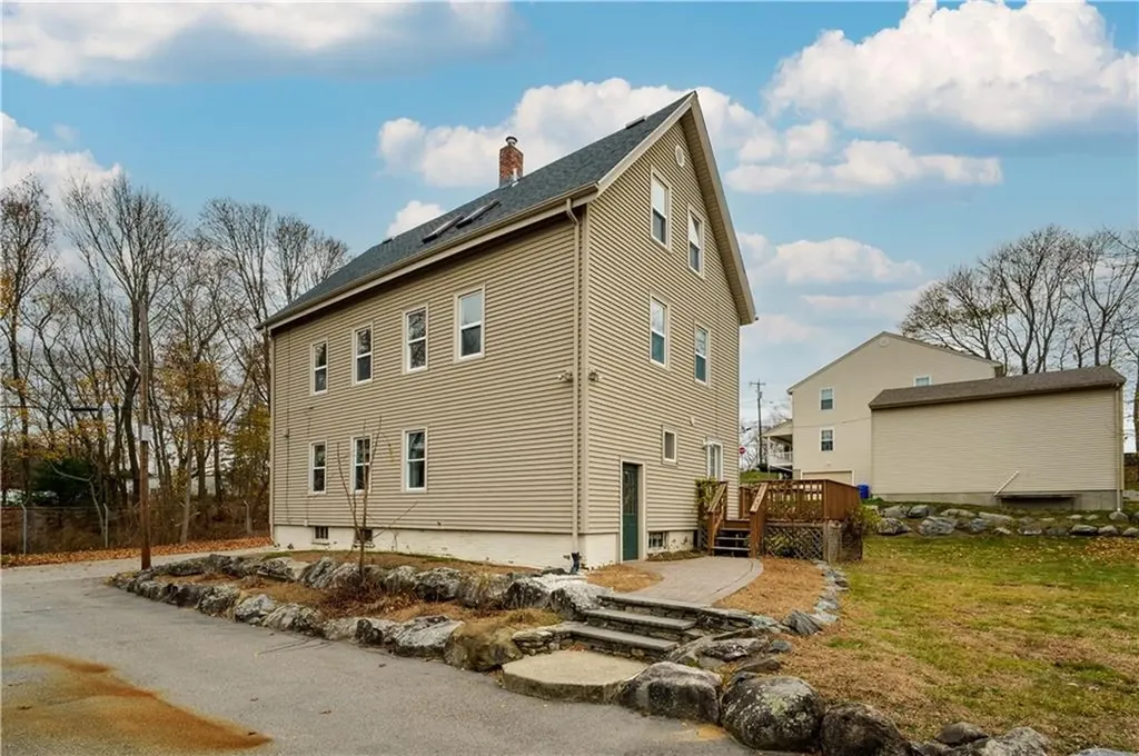 6 8 Fuller Avenue East Providence RI 02915