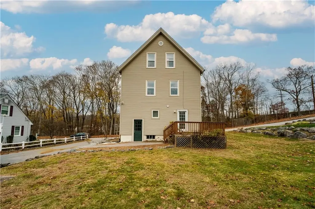 6 8 Fuller Avenue East Providence RI 02915