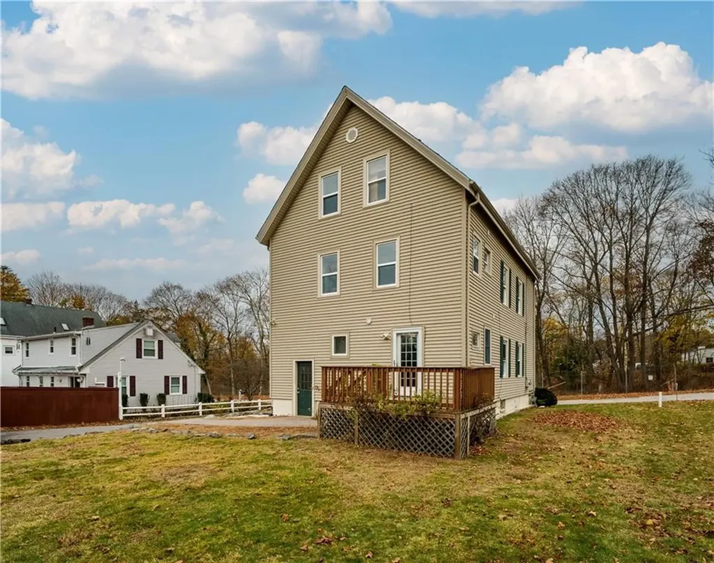 6 8 Fuller Avenue East Providence RI 02915