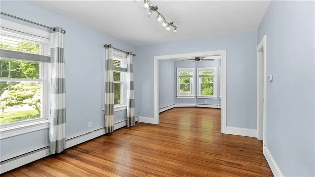 6 8 Fuller Avenue East Providence RI 02915
