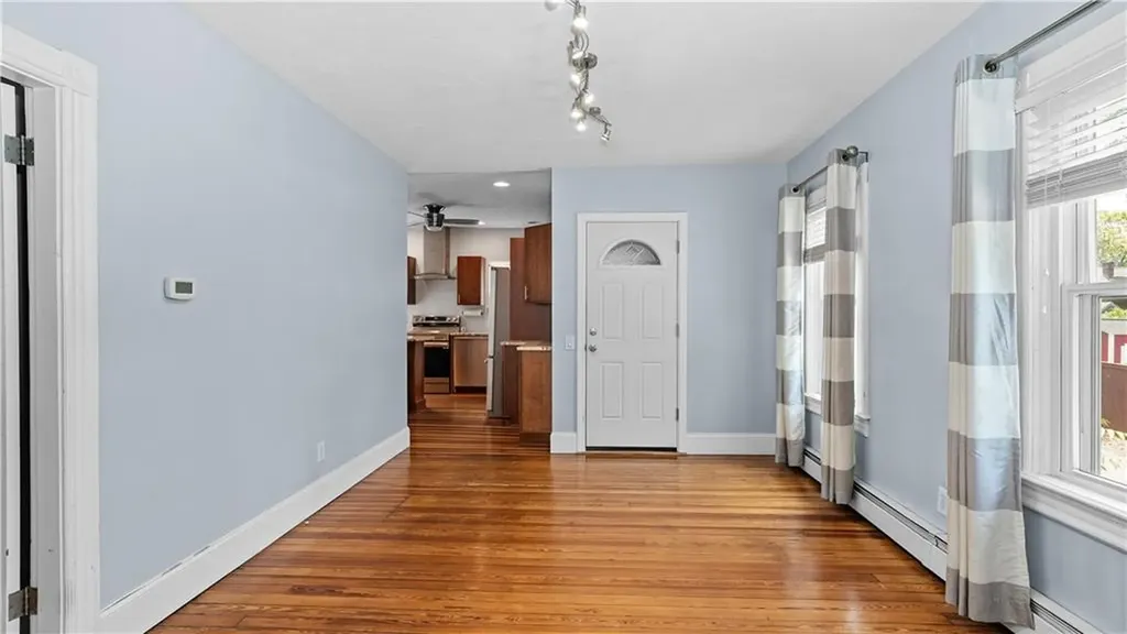 6 8 Fuller Avenue East Providence RI 02915