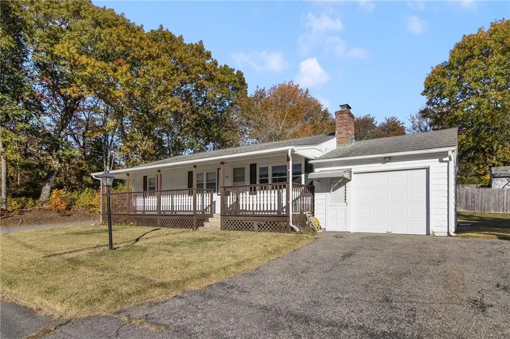 89 Lowell Street West Warwick RI 02893