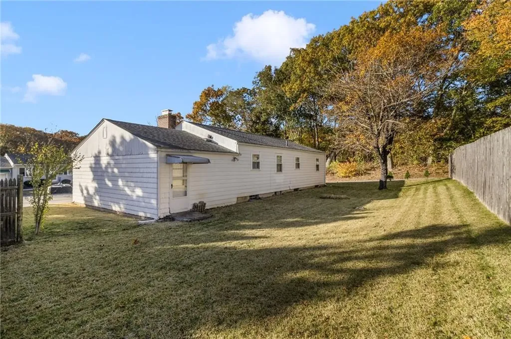 89 Lowell Street West Warwick RI 02893