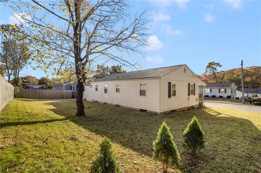 89 Lowell Street West Warwick RI 02893