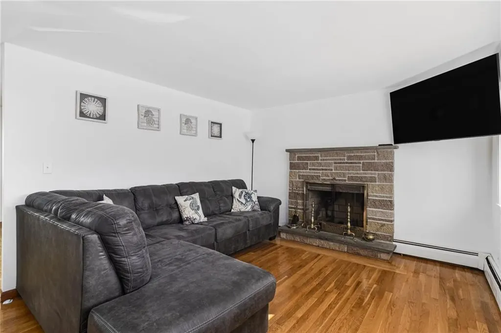 89 Lowell Street West Warwick RI 02893