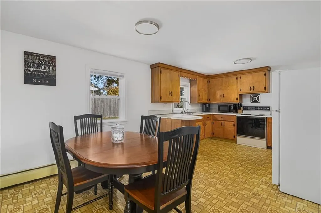 89 Lowell Street West Warwick RI 02893